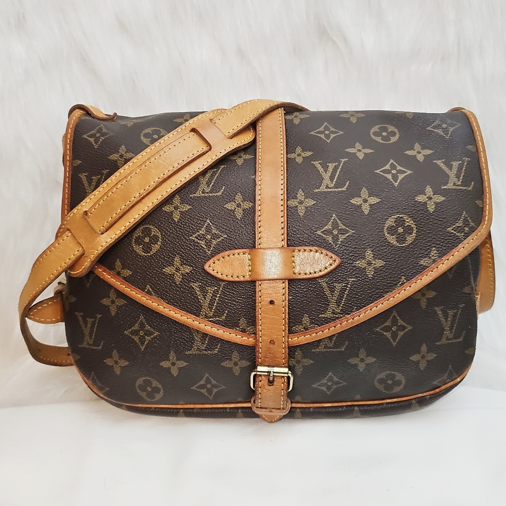 🔥😍Beautiful 😍 🔥 Authentic Louis Vuitton Saumur 30